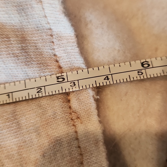 New with tags, Pink relaxed sweat shorts, cream colored, size xxl - Picture 8 of 9